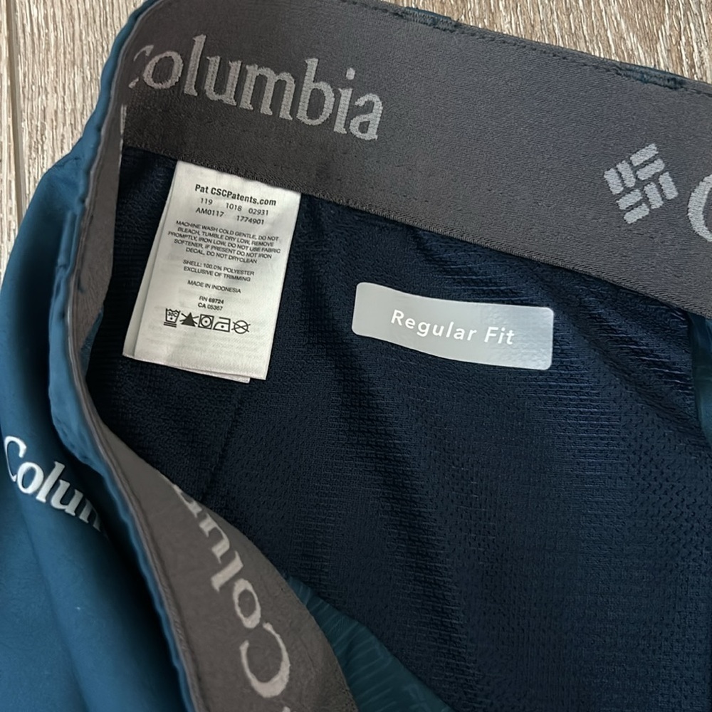 Columbia Freezer Cool Light Weight Navy Shorts Size 44 - Picture 4 of 5